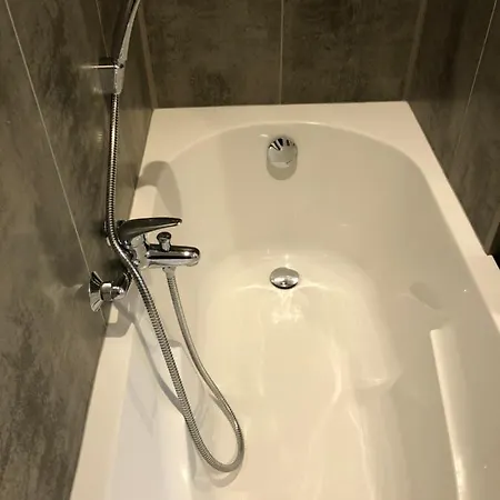 Au Vieux Lavoir Avec Parking Prive, Jardin , Climatisation, A 500 M De La Cite קרקסון